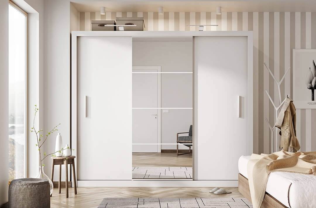 Armoire en bois clair avec 3 portes coulissantes et miroir Idea 01, Blanc mat, L250xP60xH215 cm